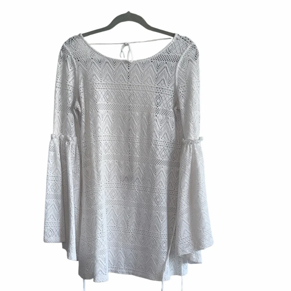 Free People Beach White Eyelet Bell Sleeve Cover Up Dress Size XS - Picture 3 of 9